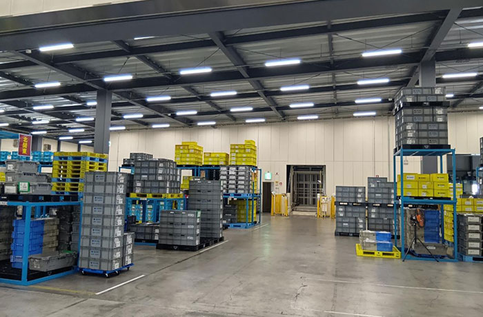 中部営業所の倉庫内